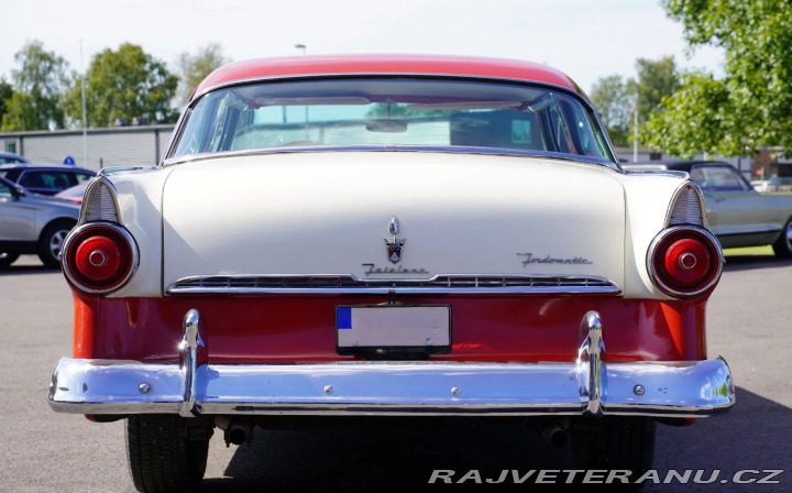 Ford Fairlane Crown Victoria 1955