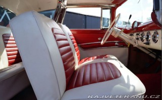 Ford Fairlane Crown Victoria 1955