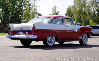 Ford Fairlane Crown Victoria 1955