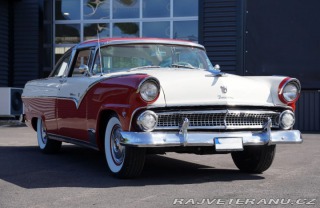 Ford Fairlane Crown Victoria 1955