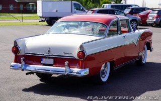 Ford Fairlane Crown Victoria 1955