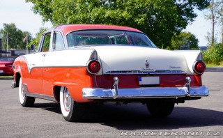 Ford Fairlane Crown Victoria 1955