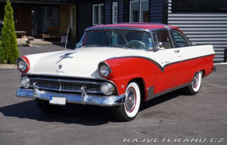 Ford Fairlane Crown Victoria 1955
