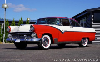 Ford Fairlane Crown Victoria 1955