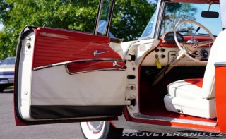 Ford Fairlane Crown Victoria 1955