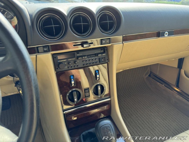 Mercedes-Benz SL W107 SL300 1989