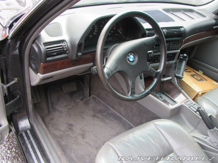 BMW 7 750 I E32 1990