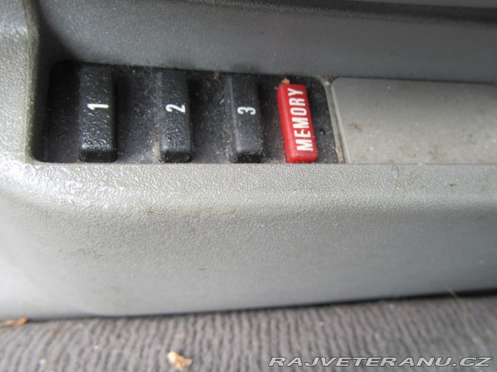 BMW 7 750 I E32 1990