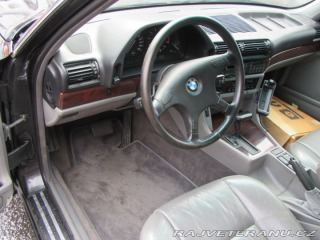 BMW 7 750 I E32 1990