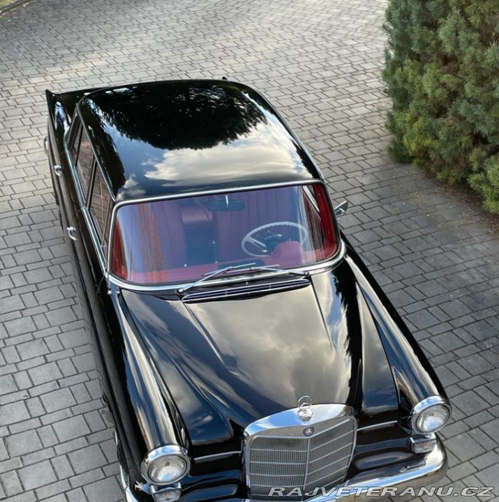 Mercedes-Benz 200 w110 1966