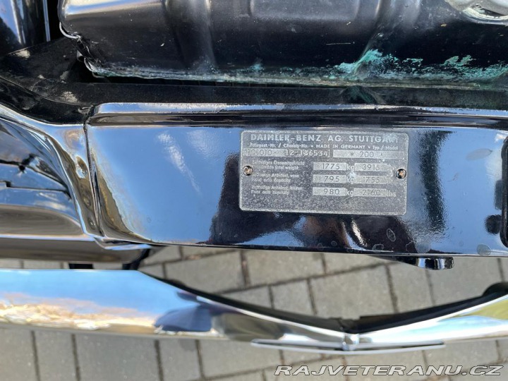 Mercedes-Benz 200 w110 1966