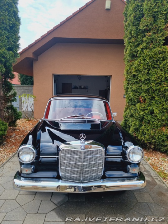 Mercedes-Benz 200 w110 1966