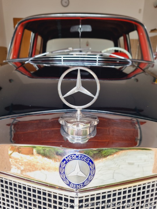 Mercedes-Benz 200 w110 1966