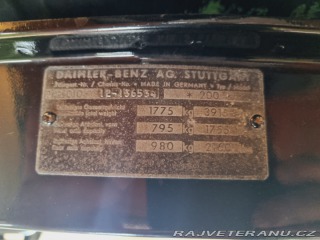 Mercedes-Benz 200 w110 1966