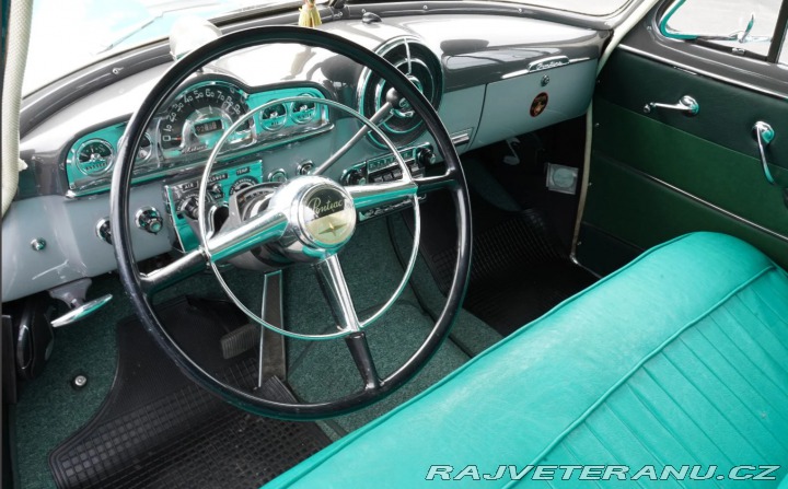 Pontiac Chieftain Silver Streak 1949