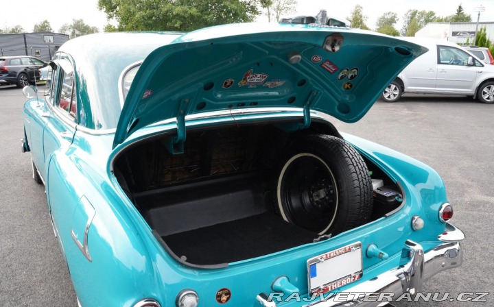 Pontiac Chieftain Silver Streak 1949