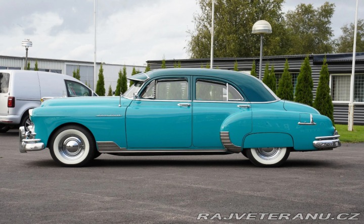 Pontiac Chieftain Silver Streak 1949