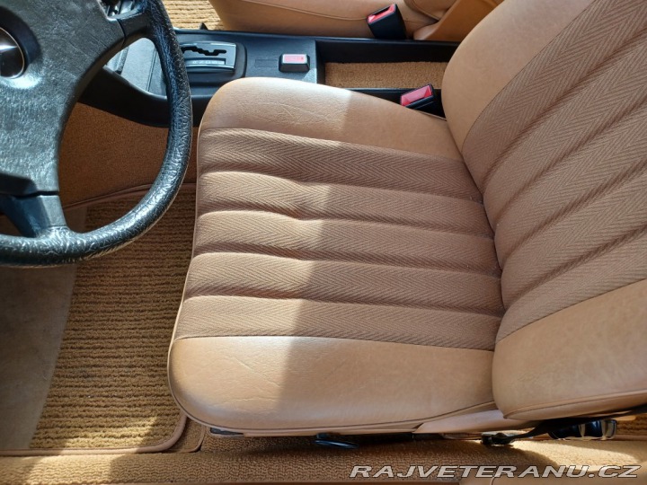 Mercedes-Benz 250 w123 1980