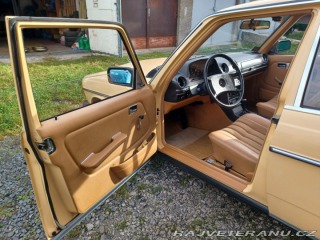 Mercedes-Benz 250 w123 1980