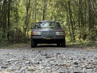 Mercedes-Benz 240 TD S123 1983
