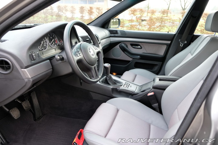 BMW 5 e39 2002