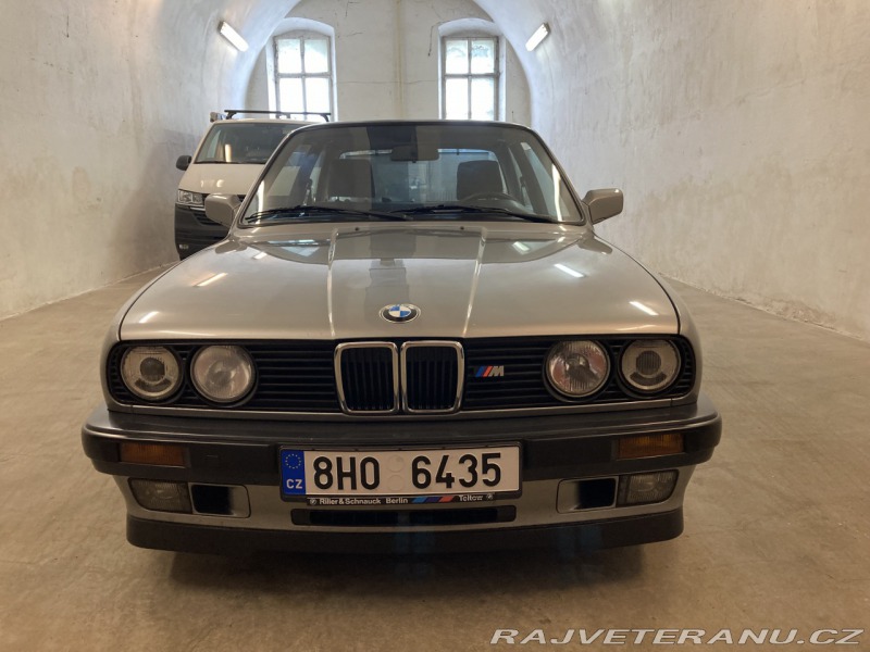 BMW 3 E30