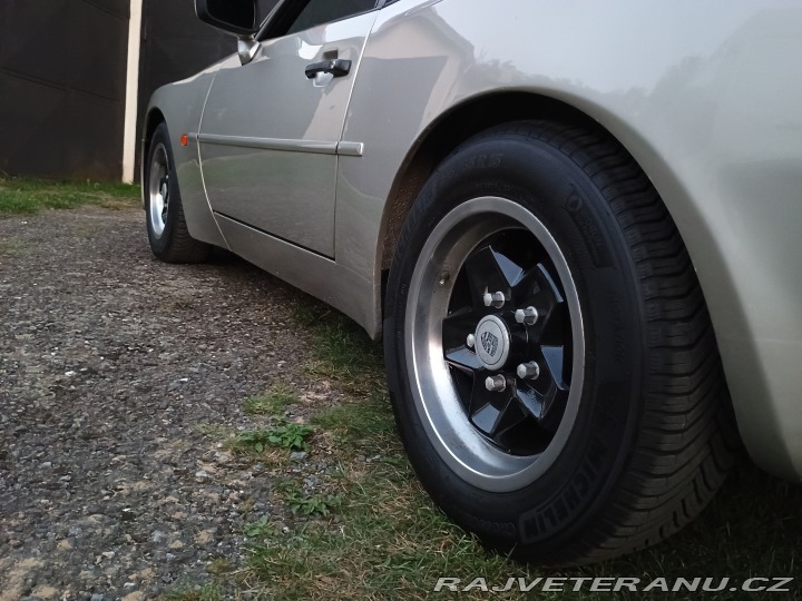Porsche 944 Targa 1983
