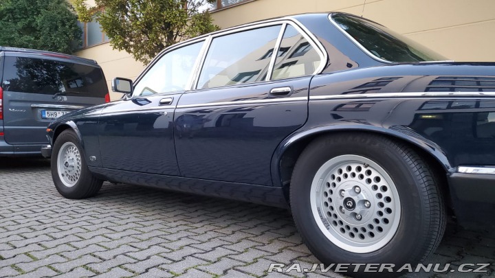 Daimler Double-Six Jaguar XJ V12 Daimler 1988