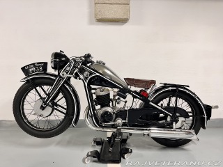 ČZ 250 Tourist