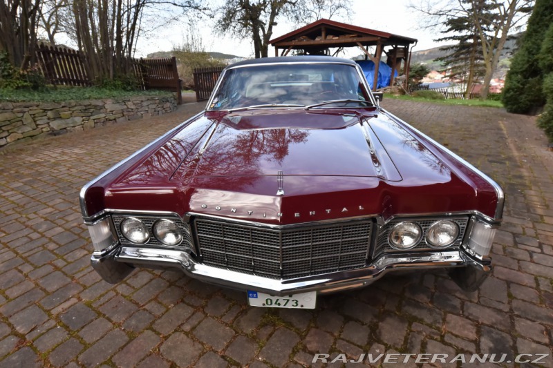Lincoln Continental 4dr