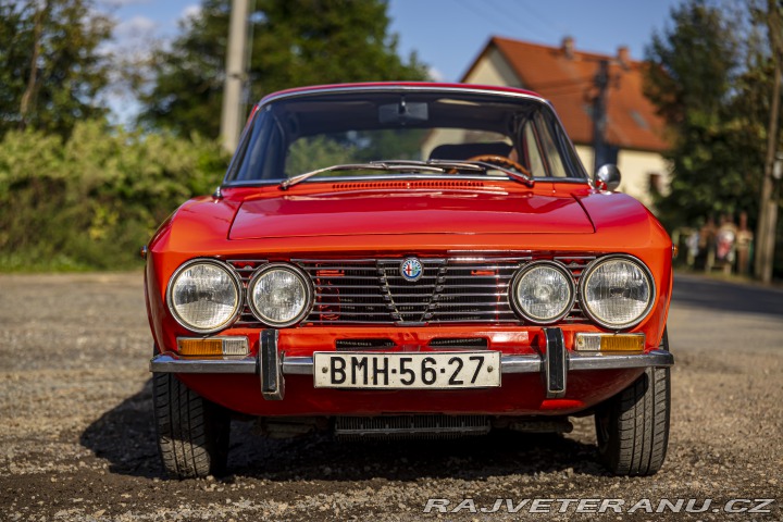 Alfa Romeo GT 2000 VELOCE (KAREL GOTT) 1972
