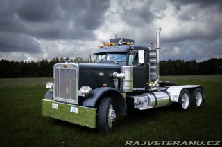   PETERBILT 359 A DAY CAB