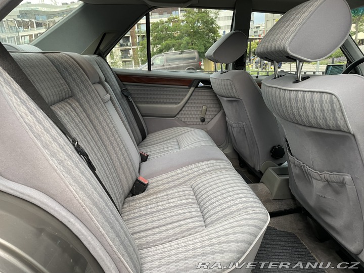 Mercedes-Benz 300 124 1990