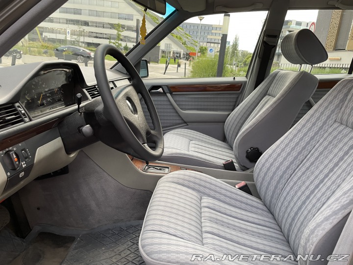 Mercedes-Benz 300 124 1990