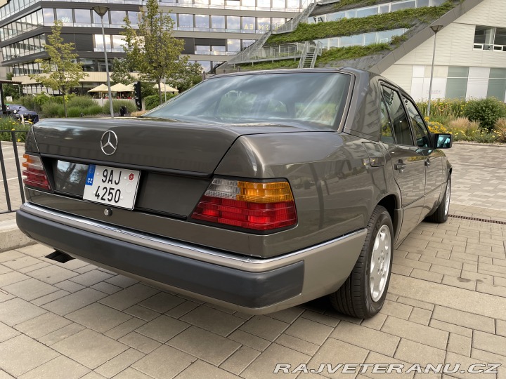 Mercedes-Benz 300 124 1990