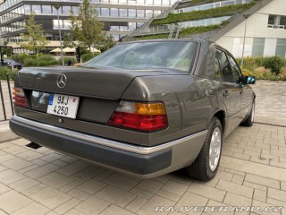 Mercedes-Benz 300 124 1990