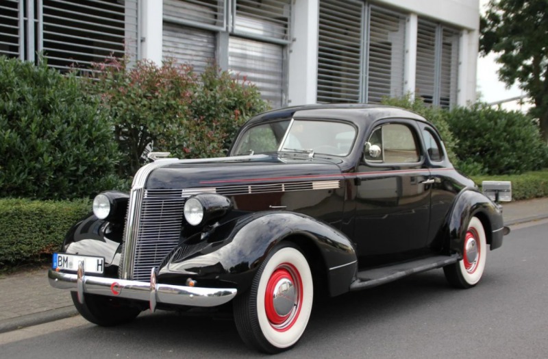 Pontiac Ostatní modely Deluxe Coupe