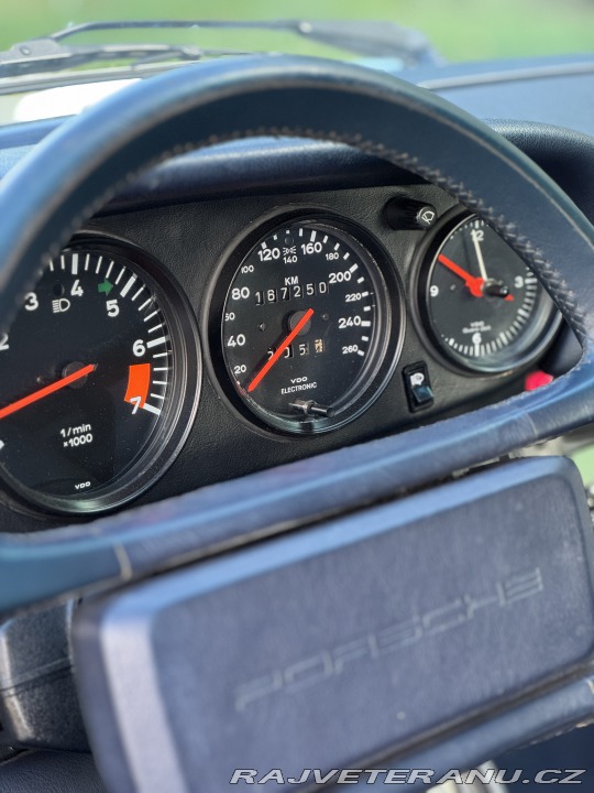 Porsche 911 Carrera 3.2, 915 přev. 1986