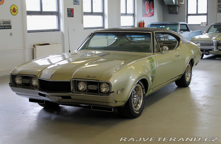 Oldsmobile Cutlass 455 V8, manuál 1968