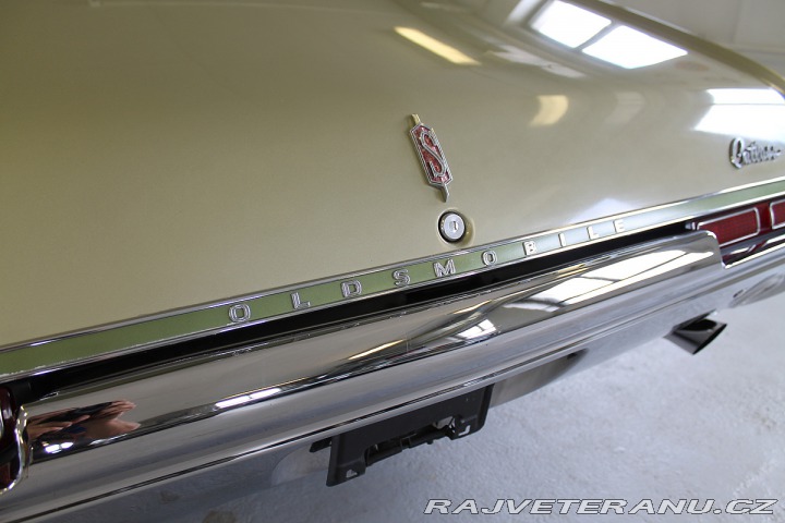 Oldsmobile Cutlass 455 V8, manuál 1968