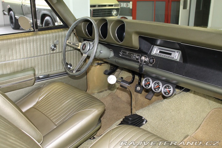 Oldsmobile Cutlass 455 V8, manuál 1968