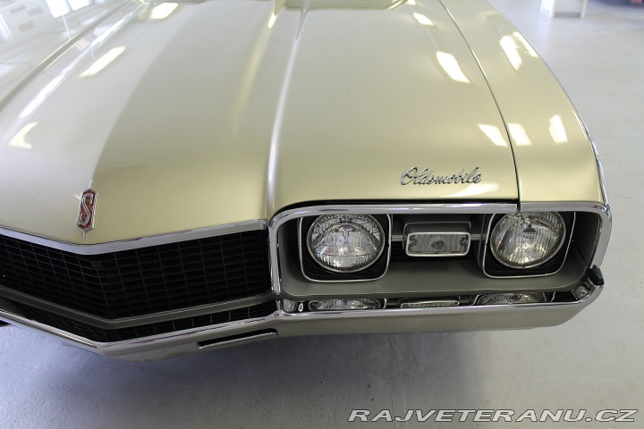 Oldsmobile Cutlass 455 V8, manuál 1968