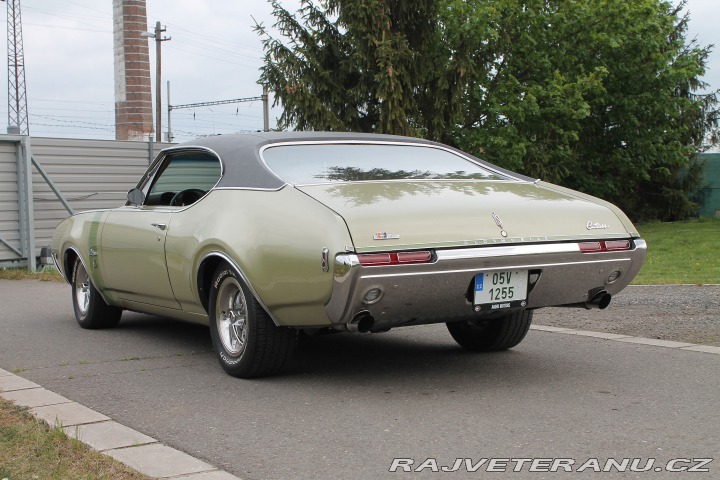 Oldsmobile Cutlass 455 V8, manuál 1968