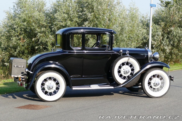 Ford A Coupe DeLuxe 1930
