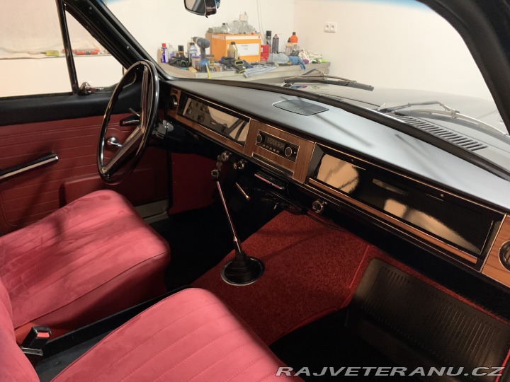 Volha GAZ-24 druhá série 1975