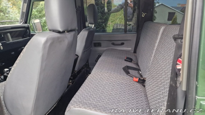 Land Rover Defender 110 300 TDi wagon 1997