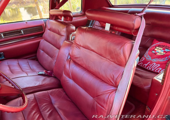 Cadillac Coupe de Ville 1976