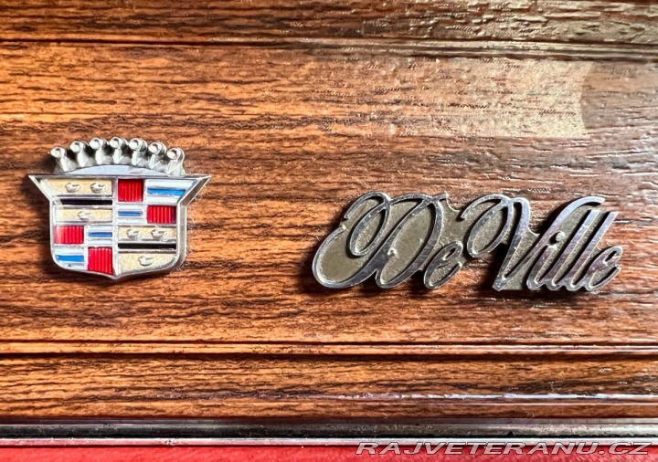 Cadillac Coupe de Ville  1976