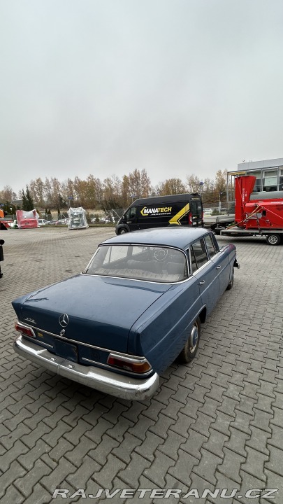 Mercedes-Benz 200 W110 1967