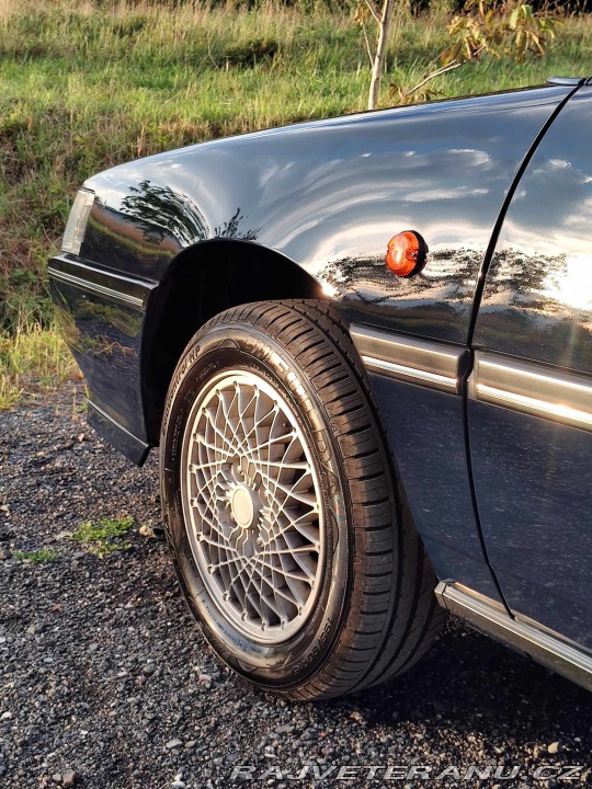 Mitsubishi Ostatní modely Sapporo 2.4i E16A 1989